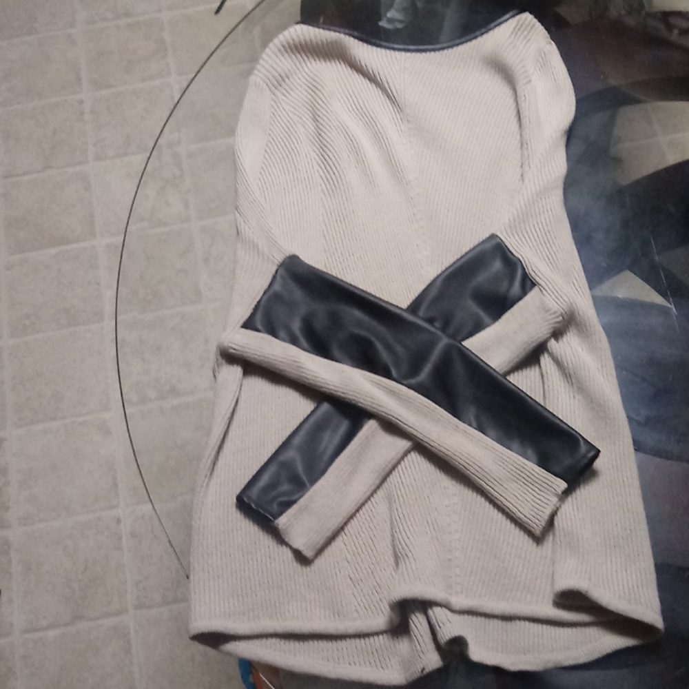 Sweater - Picture 2 of 3